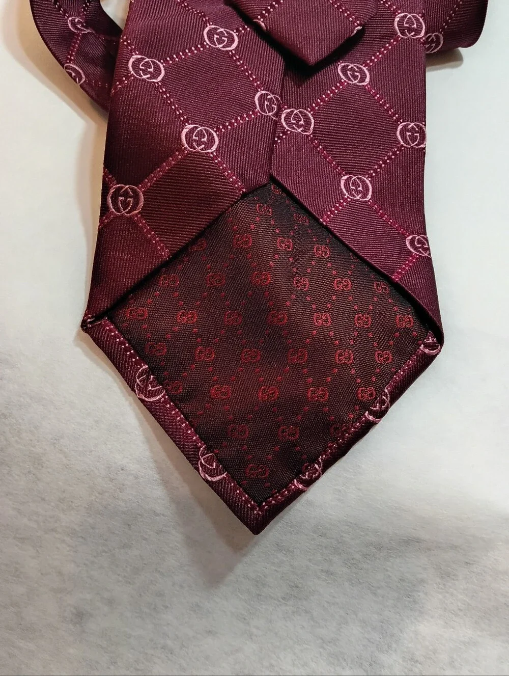 Gucci Supreme Mens Silk Tie All Over Print